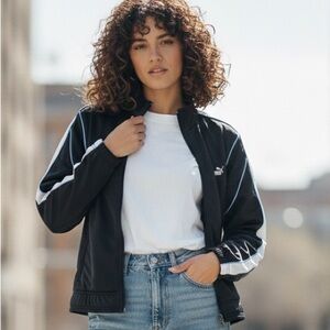 Vintage Puma Zip-Up Jacket With Pockets - size small